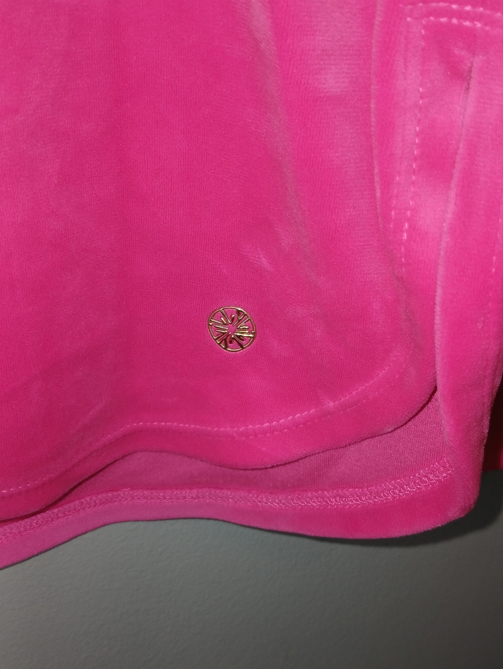 Lilly Pulitzer #88189 Luxletic Velour Top Women Medium Cozy Casual Barbie Girl - Picture 2 of 4